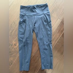 Navy cropped Lululemon leggings size 4